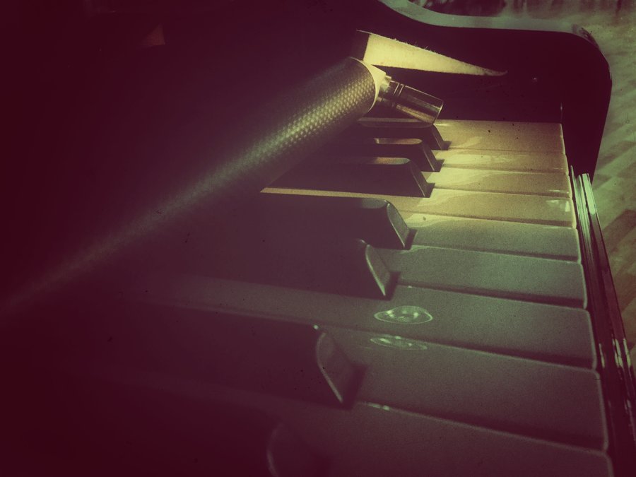 「旧钢琴回收」购琴时如何听辨音质是最关键的一环